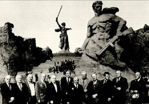 В 1983 году, ровно через 40 лет после знаменитого матча в Сталинграде, ветераны-спартаковцы вновь посетили Волгоград.